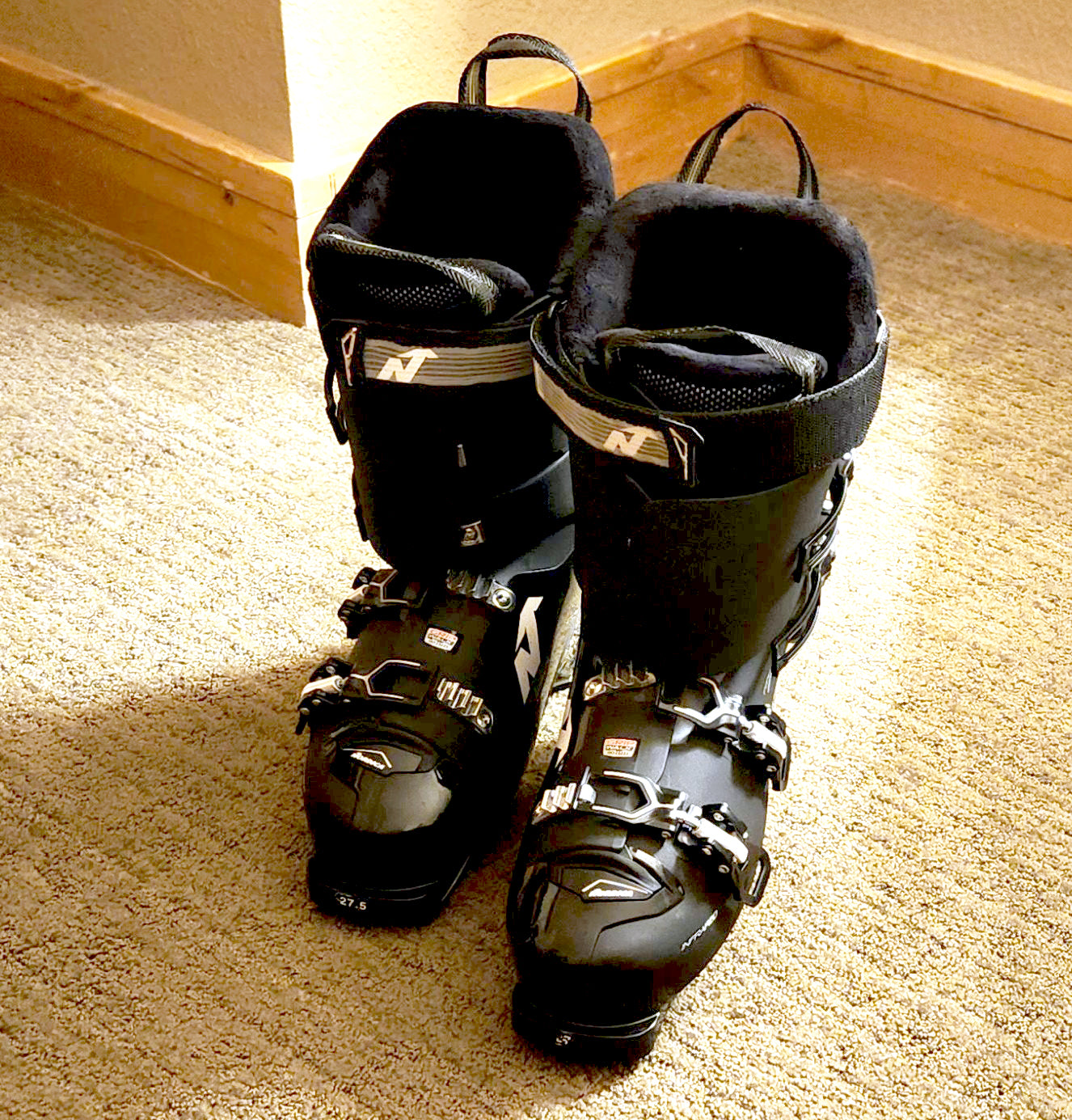 5 Reasons Why Choosing the Right Ski Boots is Essential for a Perfect Day on the Slopes